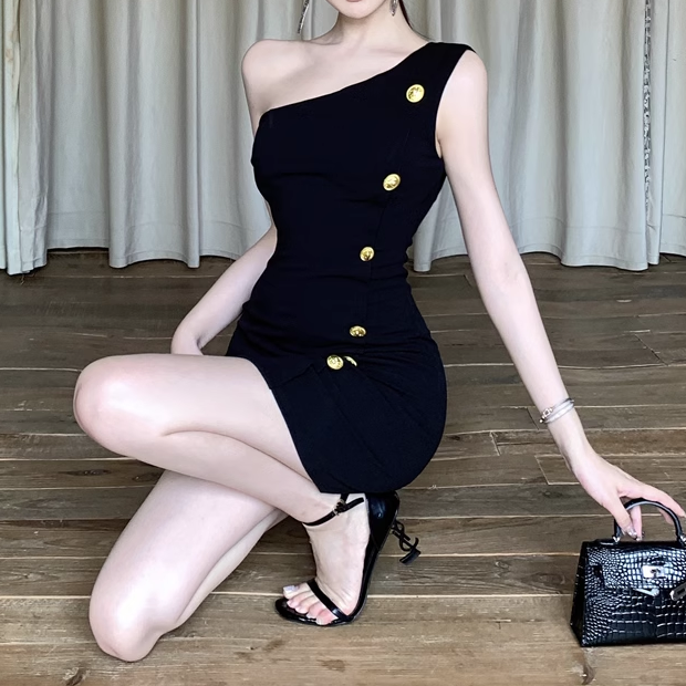 Metal Buckle One Shoulder Black Bodycon Dress