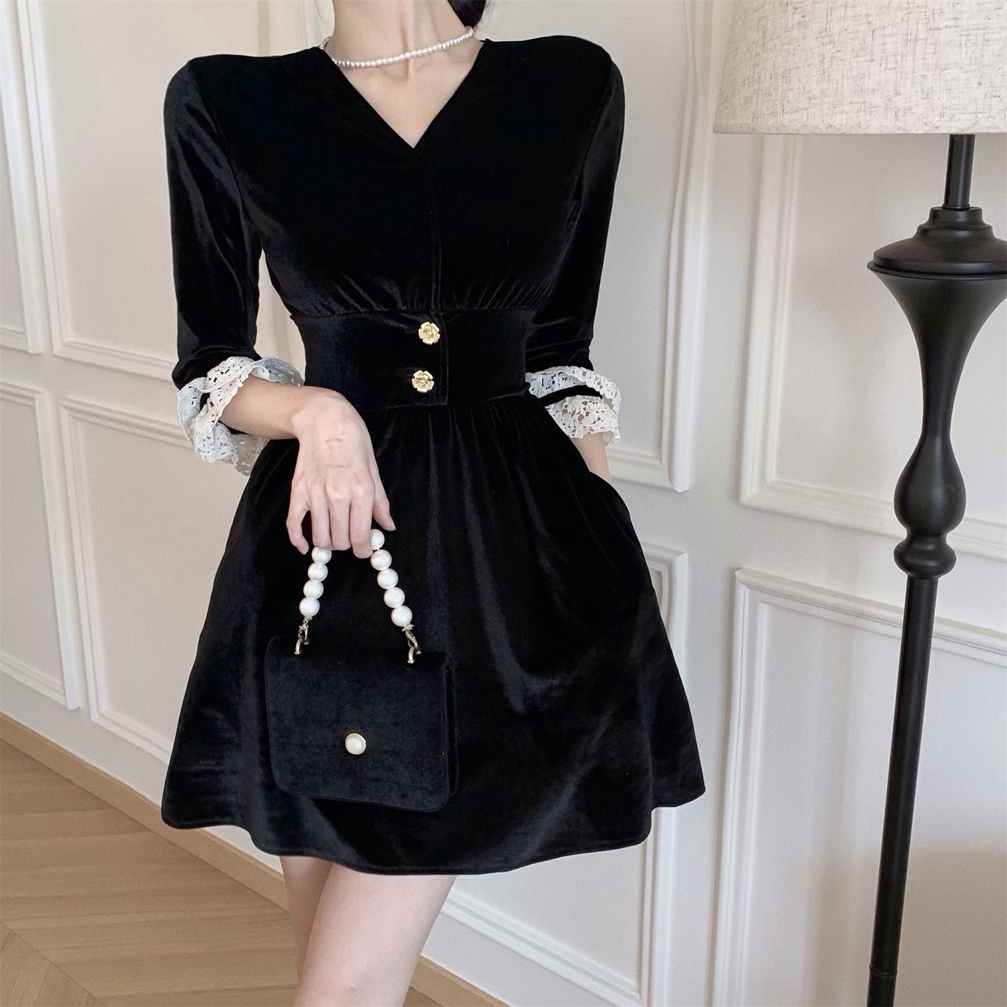 Elegant V-Neck Velvet Splicing Lace Waist Dress