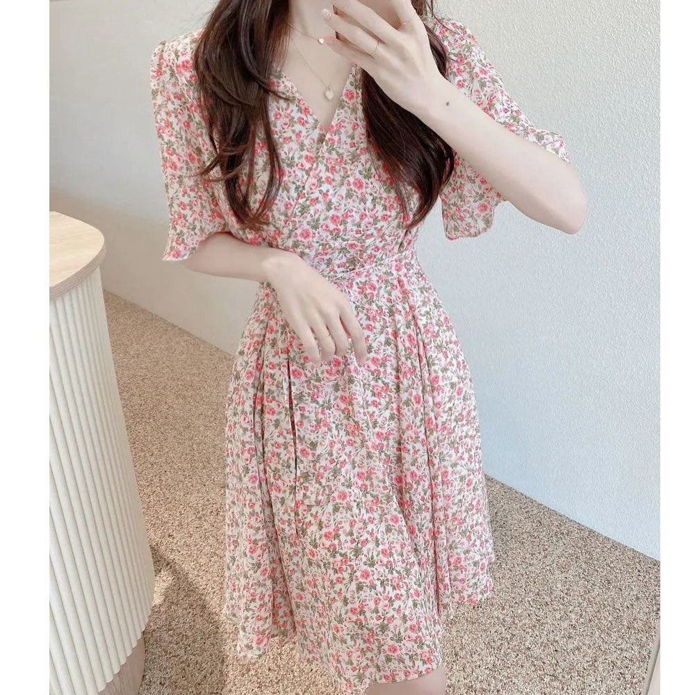 Waisted Short-Sleeved Chiffon V-Neck Floral Dress