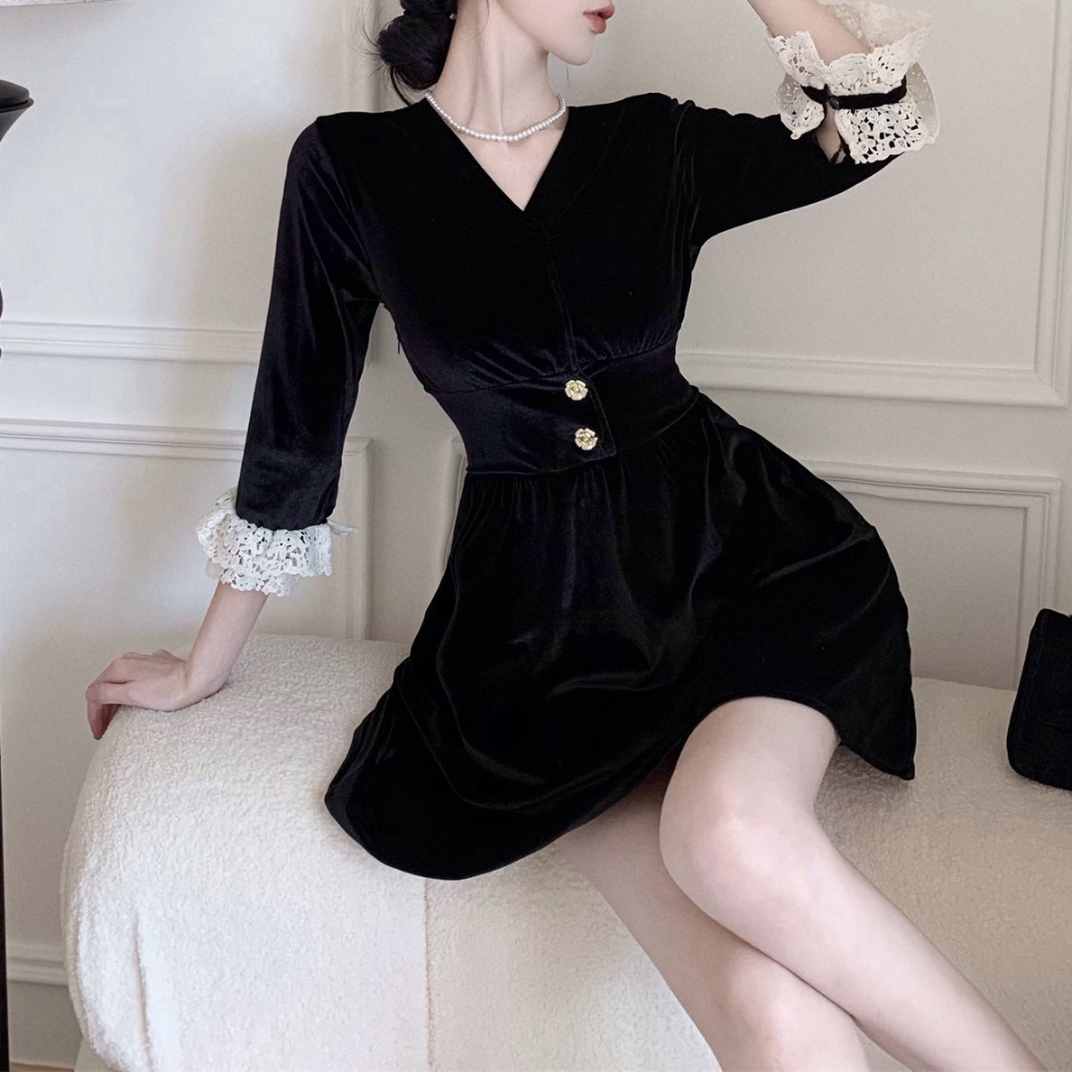 Elegant V-Neck Velvet Splicing Lace Waist Dress