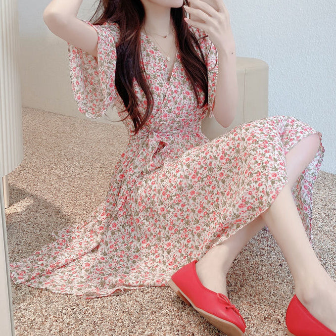 Waisted Short-Sleeved Chiffon V-Neck Floral Dress