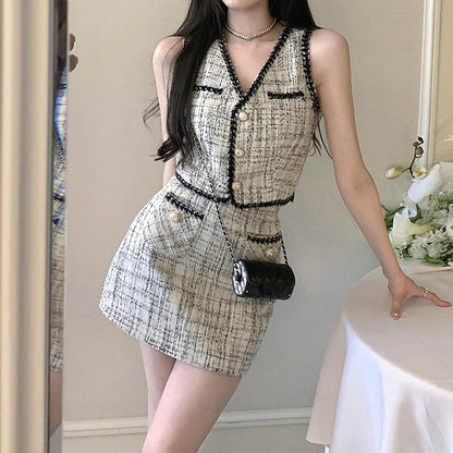 Sleeveless V-Neck Top Plaid Skirt Elegant Set