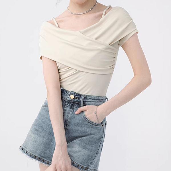 Off-Shoulder Solid Color Short-Sleeved Slim Fit T-Shirt