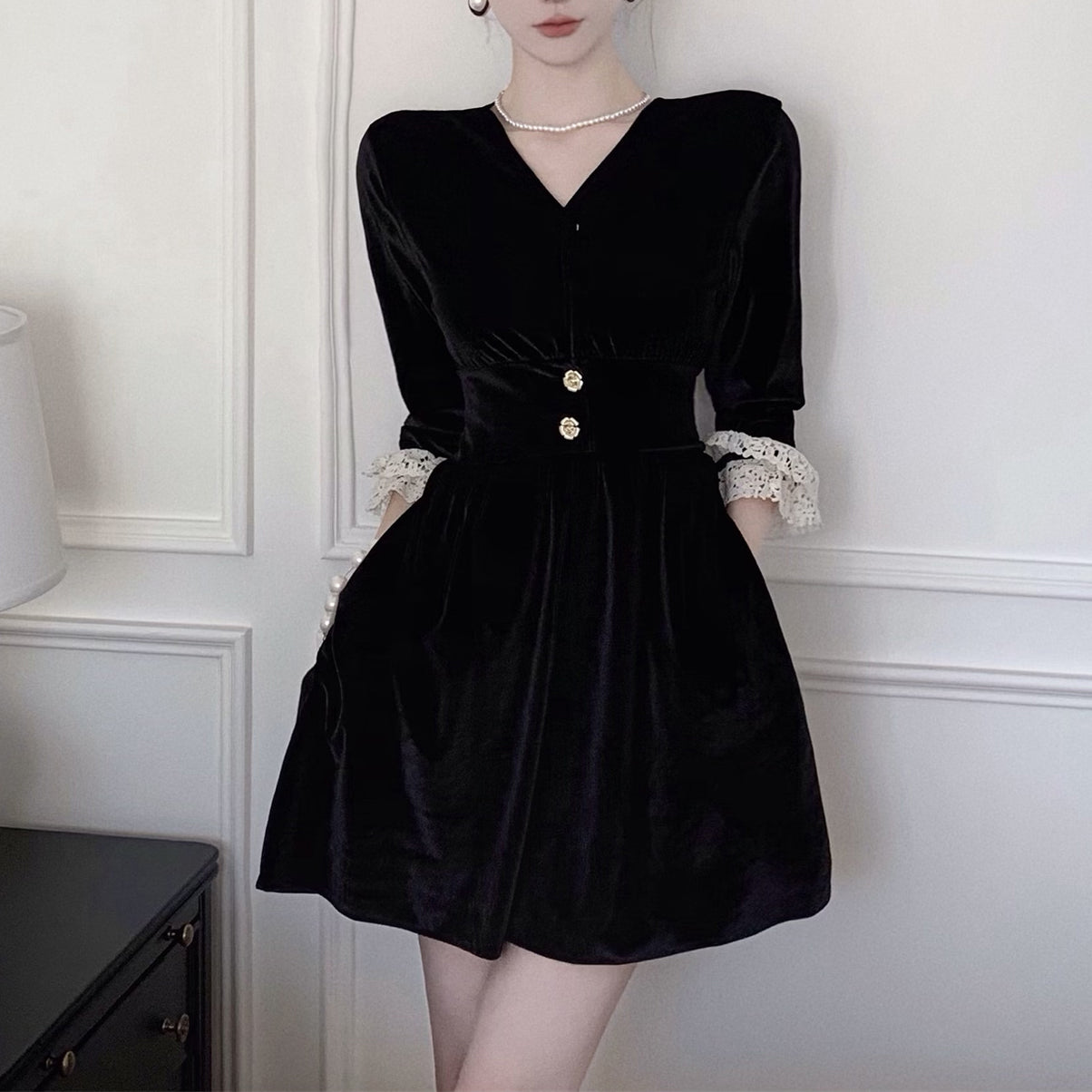 Elegant V-Neck Velvet Splicing Lace Waist Dress