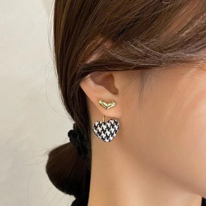 Silver Needle Houndstooth Love Stud Earrings