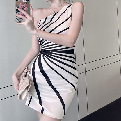 Slanted Shoulder Irregular Line Slim Summer Cocktail Dress